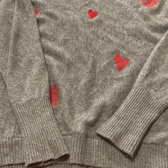 Lauren moshi Gray and Red Crew Neck Sweater with Heart Design 100% cashmere - Picture 4 of 7